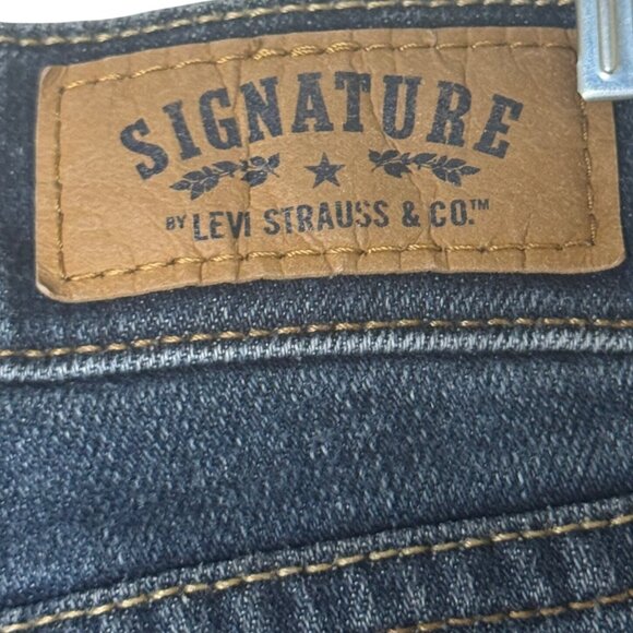 Signature by Levi Strauss Modern Bootcut Jeans Blue Stretch Denim Size 14 Long - Picture 7 of 7